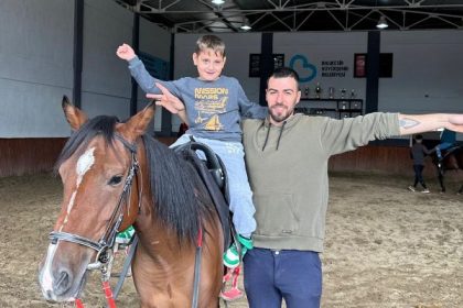 Başkan Akın’ın hipoterapi projesiyle 45 özel öğrenci sertifika aldı