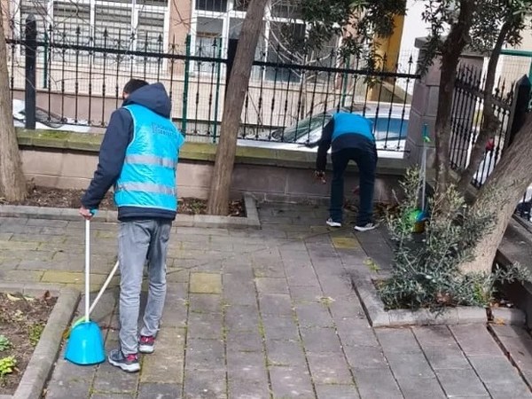 Hükümlülerden Oluşan Mobil Ekip Sahada 2 Hükümlülerden Oluşan Mobil Ekip Sahada