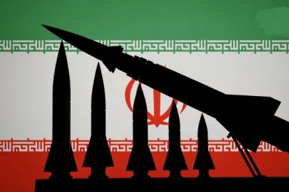 İran 1 Tonluk Füzeleri Ateşledi