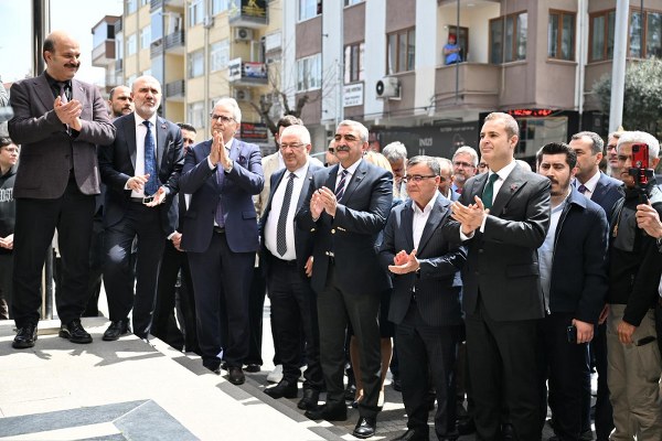 Akın: “Sanat, insanı insana yaklaştırır” 5 Akın: “Sanat, insanı insana yaklaştırır”