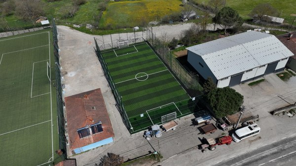 Balıkesir'de kırsal mahallelere yeni halı sahalar yapılıyor 3 Balıkesir'de kırsal mahallelere yeni halı sahalar yapılıyor
