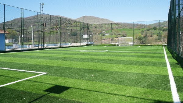Balıkesir'de kırsal mahallelere yeni halı sahalar yapılıyor 2 Balıkesir'de kırsal mahallelere yeni halı sahalar yapılıyor