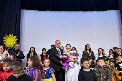 Bandırma’da miniklerden İngilizce tiyatro şovu