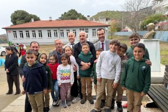 Başkan Akın’dan kırsaldaki çocuklara 23 Nisan hediyesi