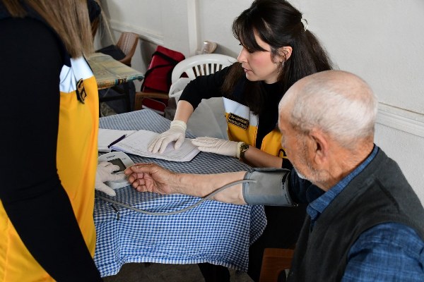 Büyükşehir Belediyesi, Yakın Berber ve Evde Bakım Hizmetleri Uygulamalarıyla vatandaşın yanında