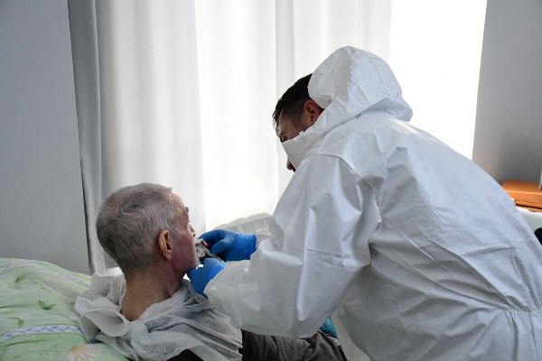 Büyükşehir Belediyesi, Yakın Berber ve Evde Bakım Hizmetleri Uygulamalarıyla vatandaşın yanında