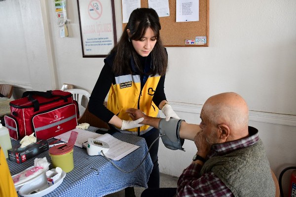Büyükşehir Belediyesi, Yakın Berber ve Evde Bakım Hizmetleri Uygulamalarıyla vatandaşın yanında