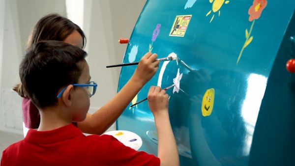 Yemtar'da Makineler Çocukların Hayalleriyle Renklendi