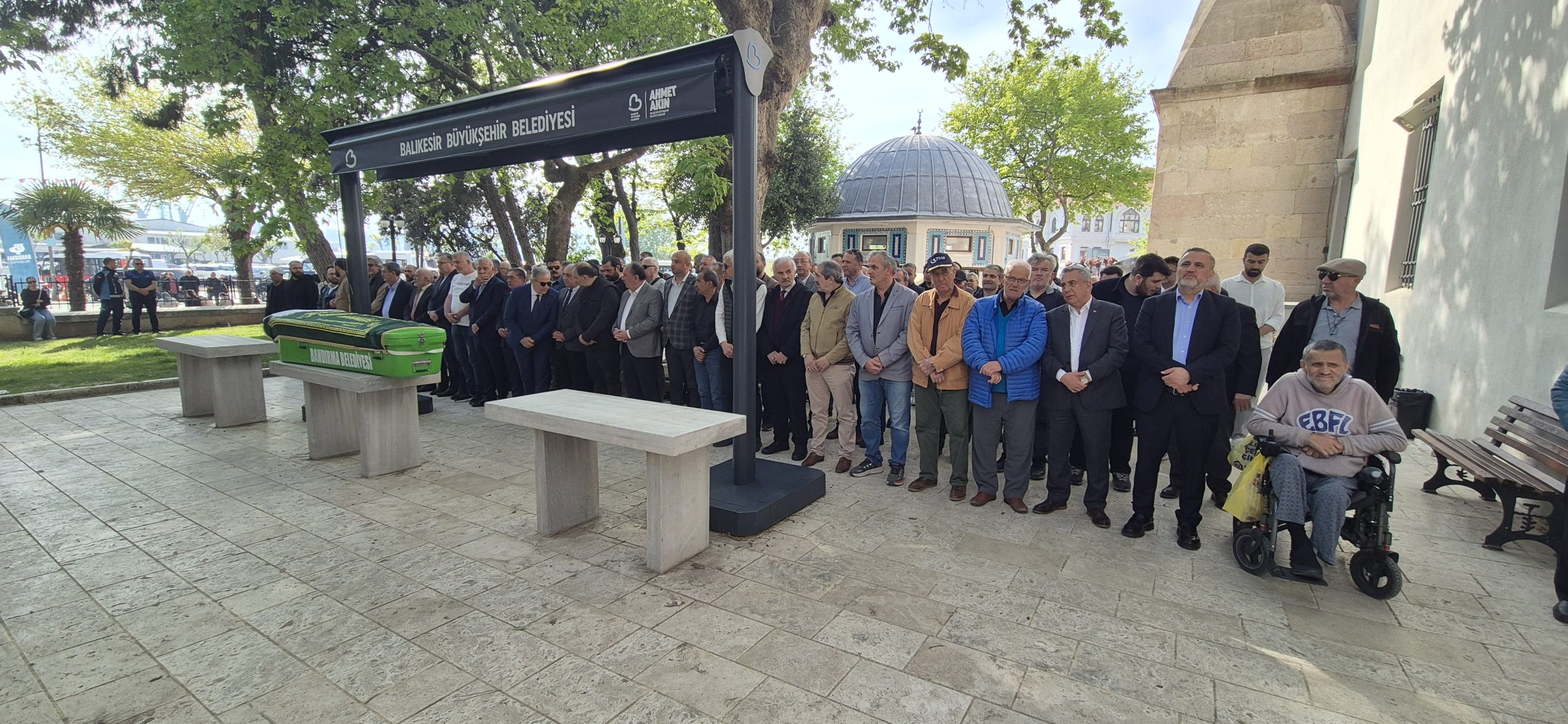 Turhan Aldemir, son yolculuğuna uğurlandı 2 Turhan Aldemir, son yolculuğuna uğurlandı