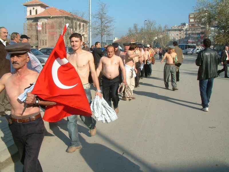 SIRADA SAHİL YENİCE Mİ? 2 SIRADA SAHİL YENİCE Mİ