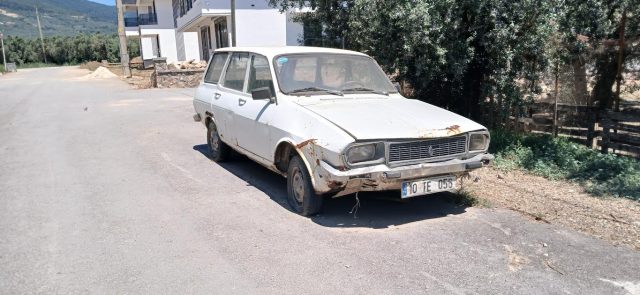 3 Yıldan Beri Aynı Yerde
