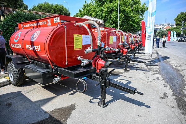 Balıkesir Büyükşehir’den Kırsala 50 Yeni Yangın Tankeri 4 Balıkesir Büyükşehir’den Kırsala 50 Yeni Yangın Tankeri
