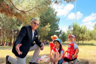 Bandırma’da Minik Eller Gelecek İçin Fidan Dikti