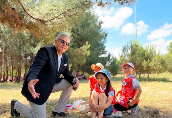 Bandırma’da Minik Eller Gelecek İçin Fidan Dikti