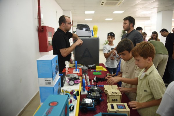  Gönen TECH10’da 288 Öğrenci Mezuniyet Sevinci Yaşadı