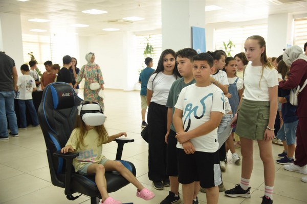  Gönen TECH10’da 288 Öğrenci Mezuniyet Sevinci Yaşadı