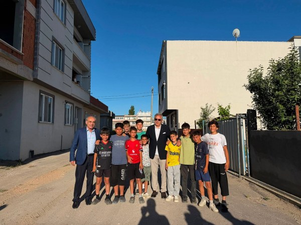 MEYDAN YENİLENİYOR, YOLLAR YAPILIYOR, CAN DOSTLAR UNUTULMUYOR! 4 MEYDAN YENİLENİYOR, YOLLAR YAPILIYOR, CAN DOSTLAR UNUTULMUYOR!
